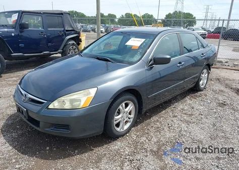 2006 Honda Accord 2.4 Ex z USA, uszkodzony, nr VIN 1HGCM56836A119743